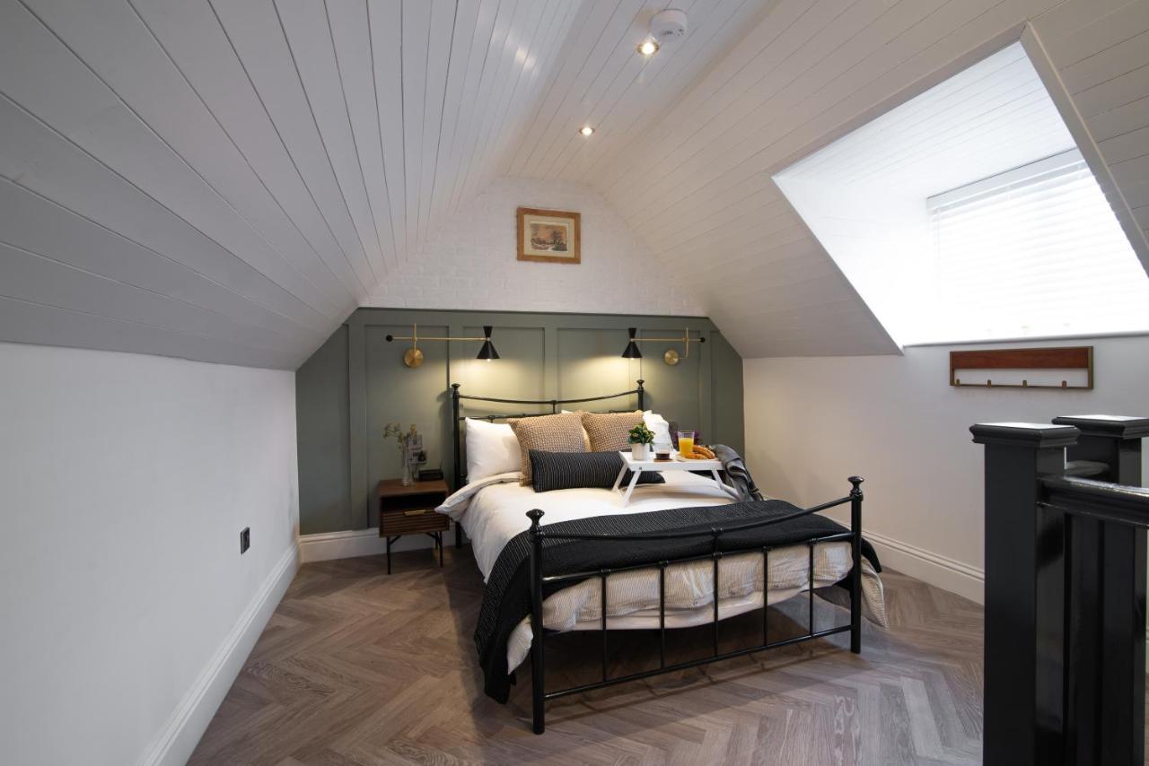 Modern Finish To A Historic Brewers House, Derbyヴィラ エクステリア 写真